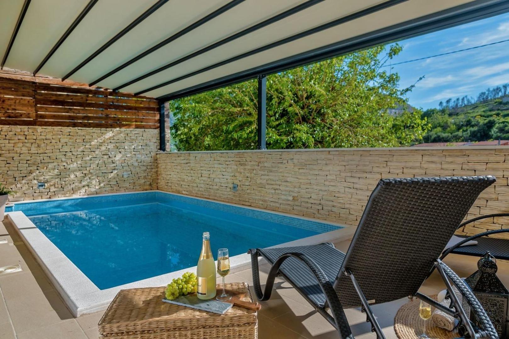 Luxury Villa Lelu With Heated Saltwater Pool, Parking, High Speed Internet, Bbq, Zrnovnica Ngoại thất bức ảnh